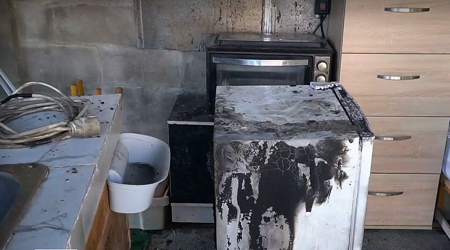 Пожар и изгорели уреди в русенско село заради високо напрежение